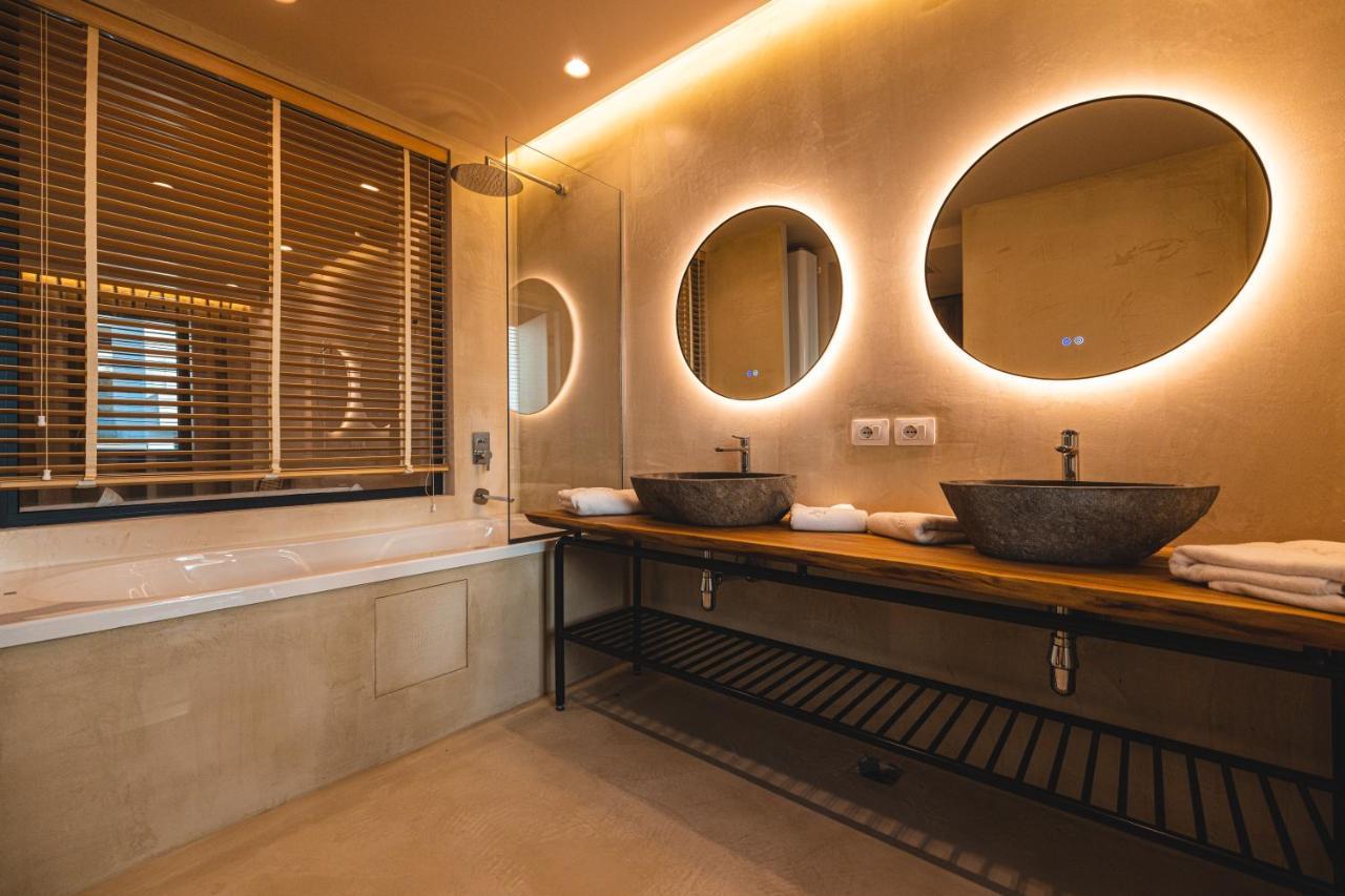 Azar Luxury Suites Vlorë エクステリア 写真
