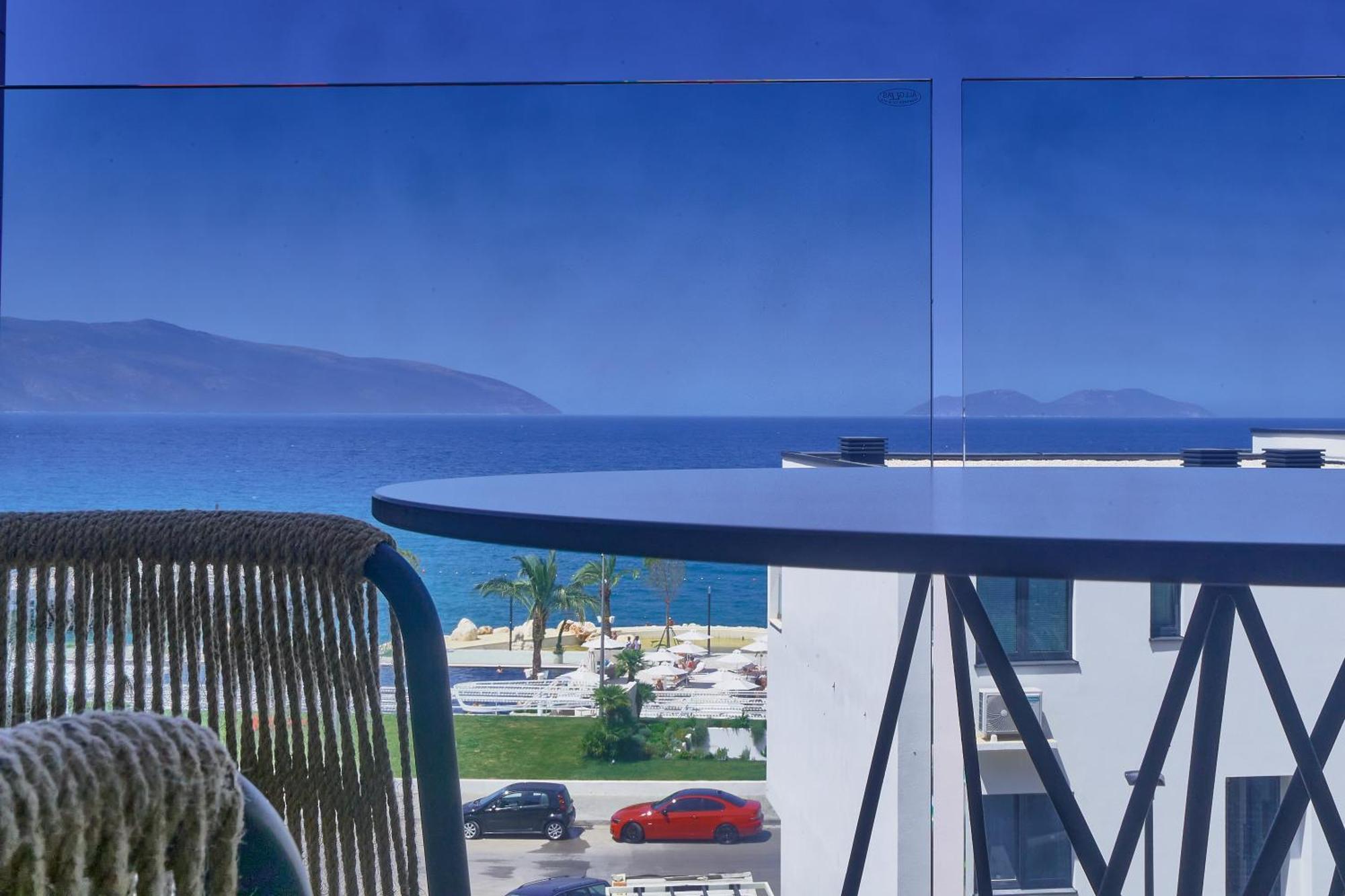 Azar Luxury Suites Vlorë エクステリア 写真