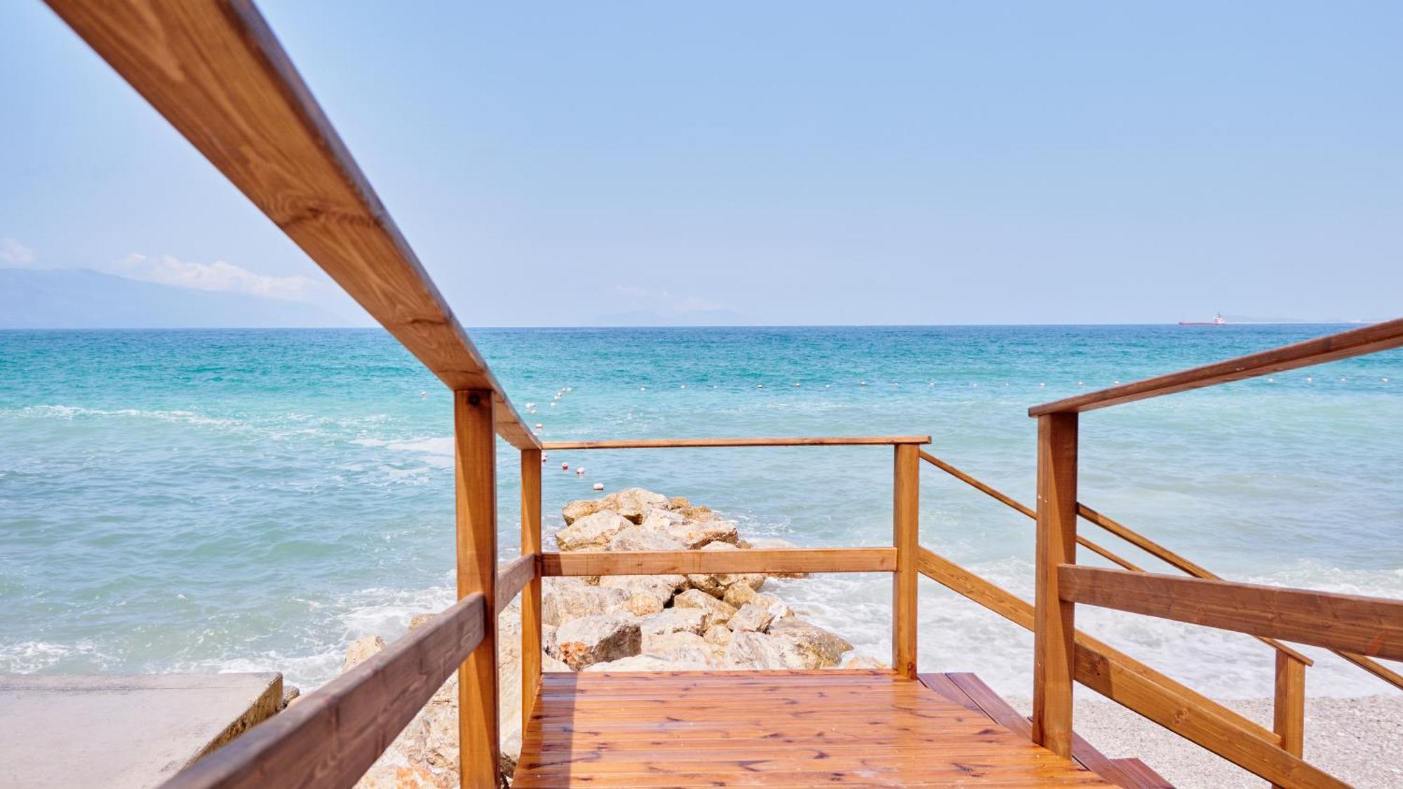 Azar Luxury Suites Vlorë エクステリア 写真