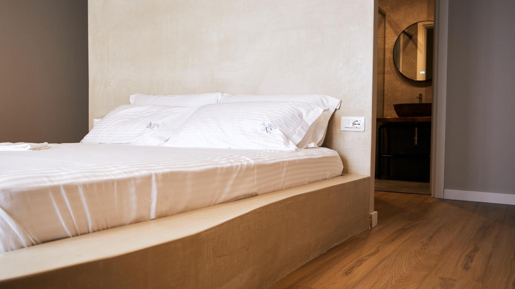 Azar Luxury Suites Vlorë エクステリア 写真