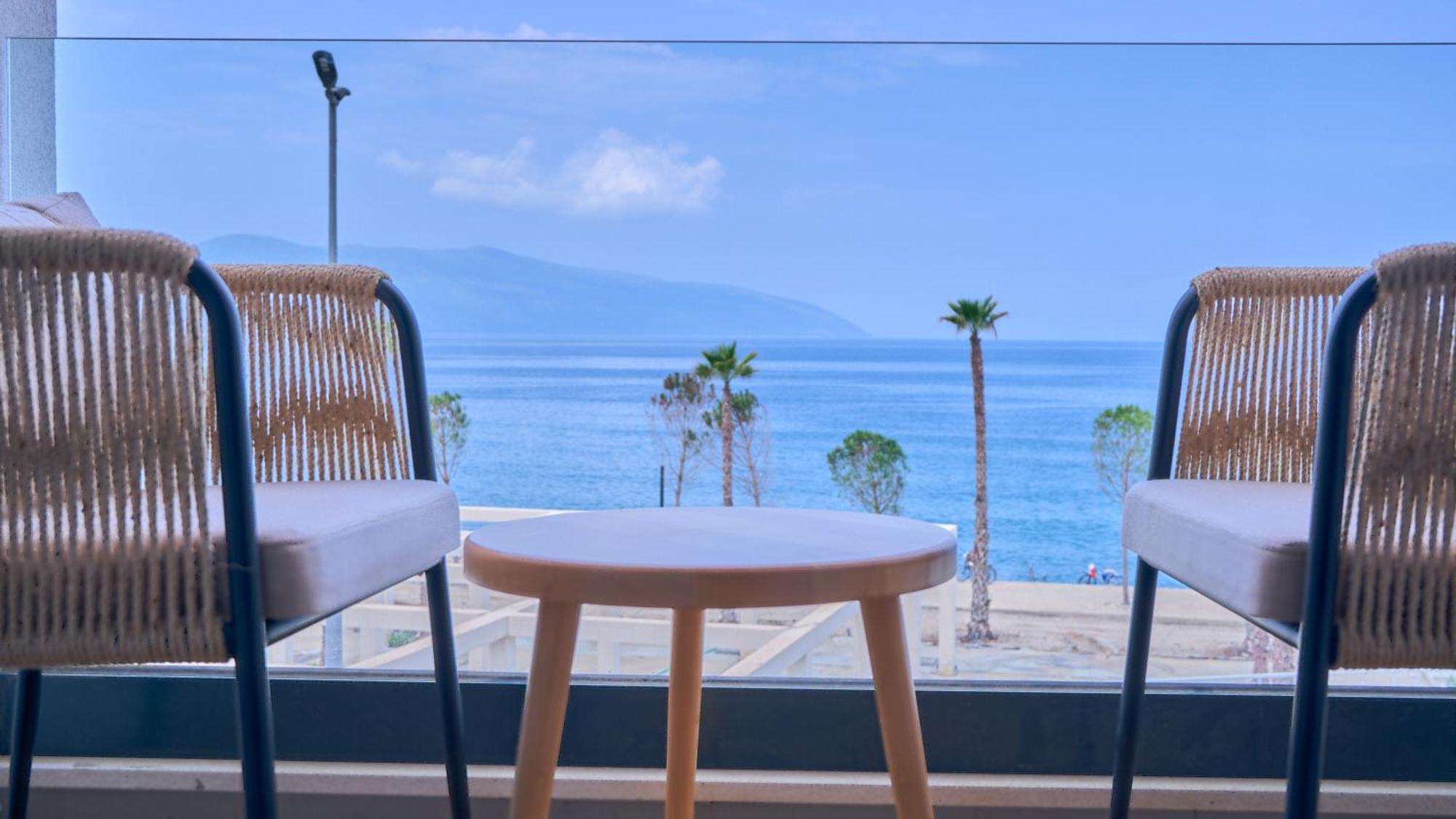 Azar Luxury Suites Vlorë エクステリア 写真